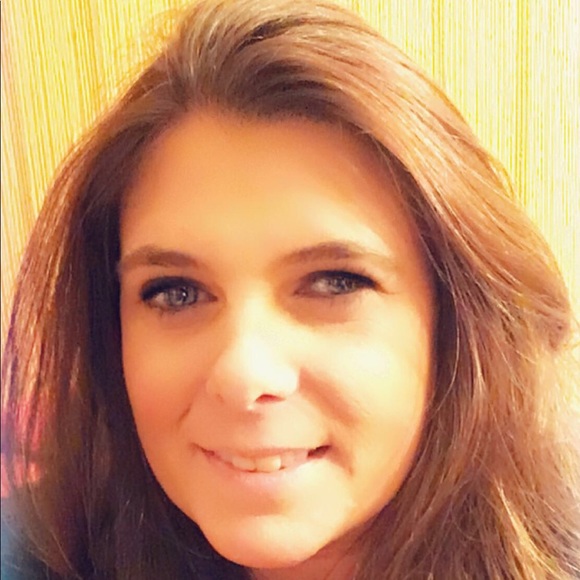 Meet your Posher, Whitney - Picture 1 of 1